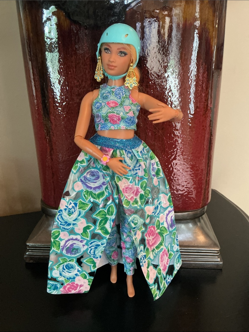 💗Barbie Pink and Teal Bicycle with Floral Outfit, Helmet, Earrings, Bracelet - Picture 4 of 11